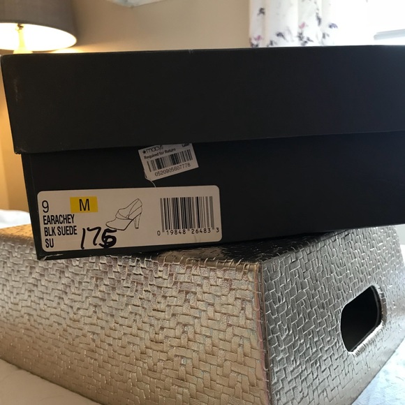 Black suede booties - Picture 4 of 4